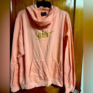 Woman’s Nike Sweatshirt Size xxl